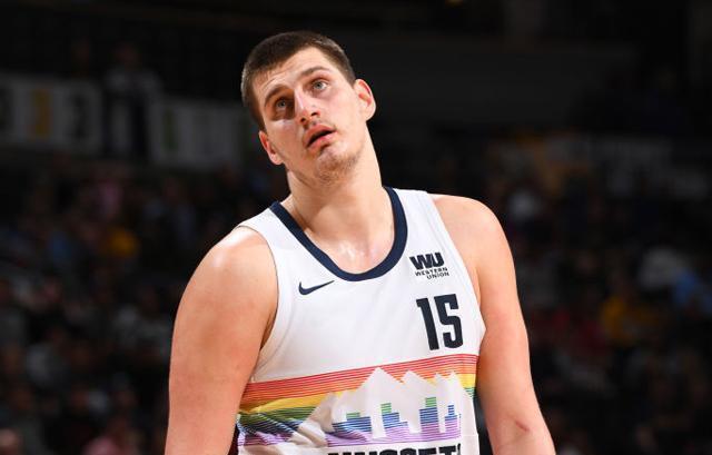 台上绽放光 台上绽放光